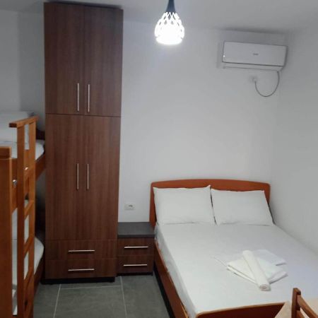 Villa Besnik, Rooms For Rent Wlora Zewnętrze zdjęcie