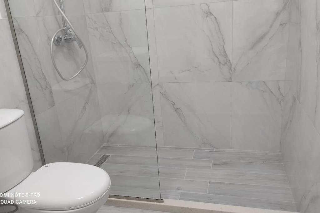 Villa Besnik, Rooms For Rent Wlora Zewnętrze zdjęcie