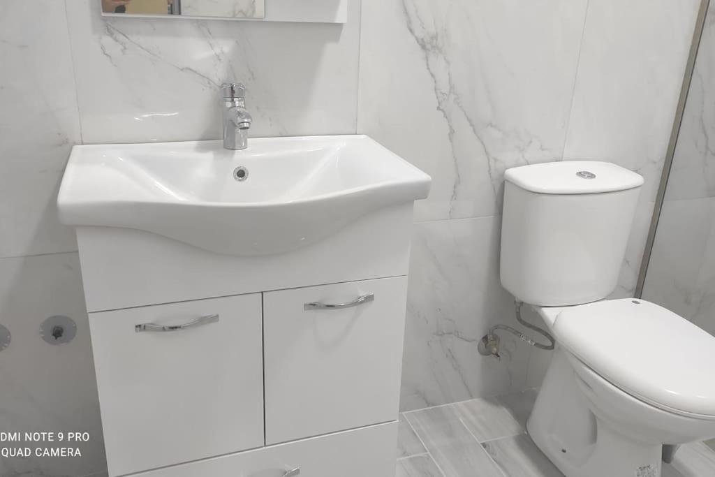 Villa Besnik, Rooms For Rent Wlora Zewnętrze zdjęcie