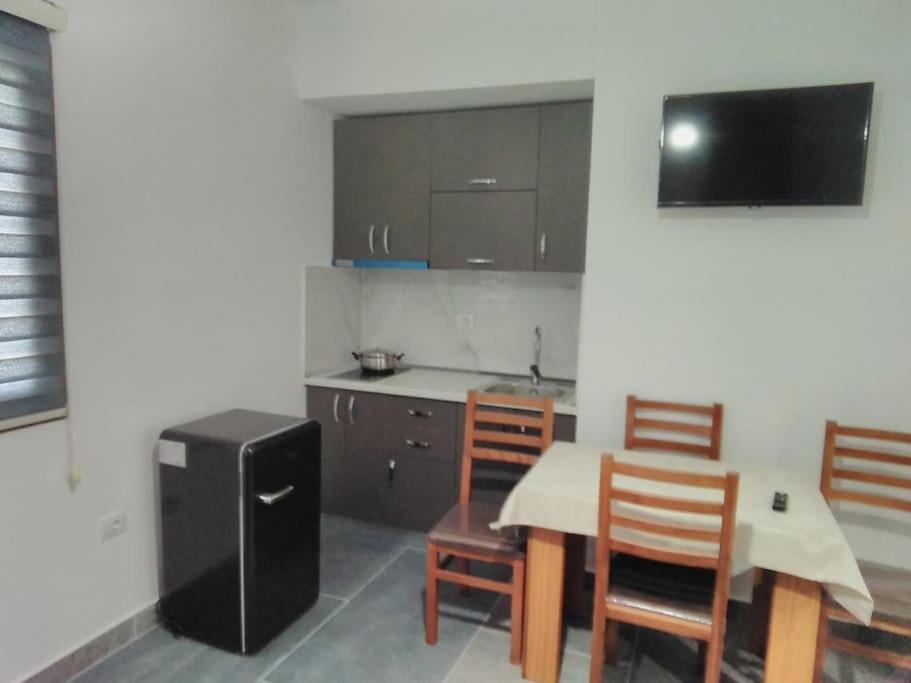 Villa Besnik, Rooms For Rent Wlora Zewnętrze zdjęcie