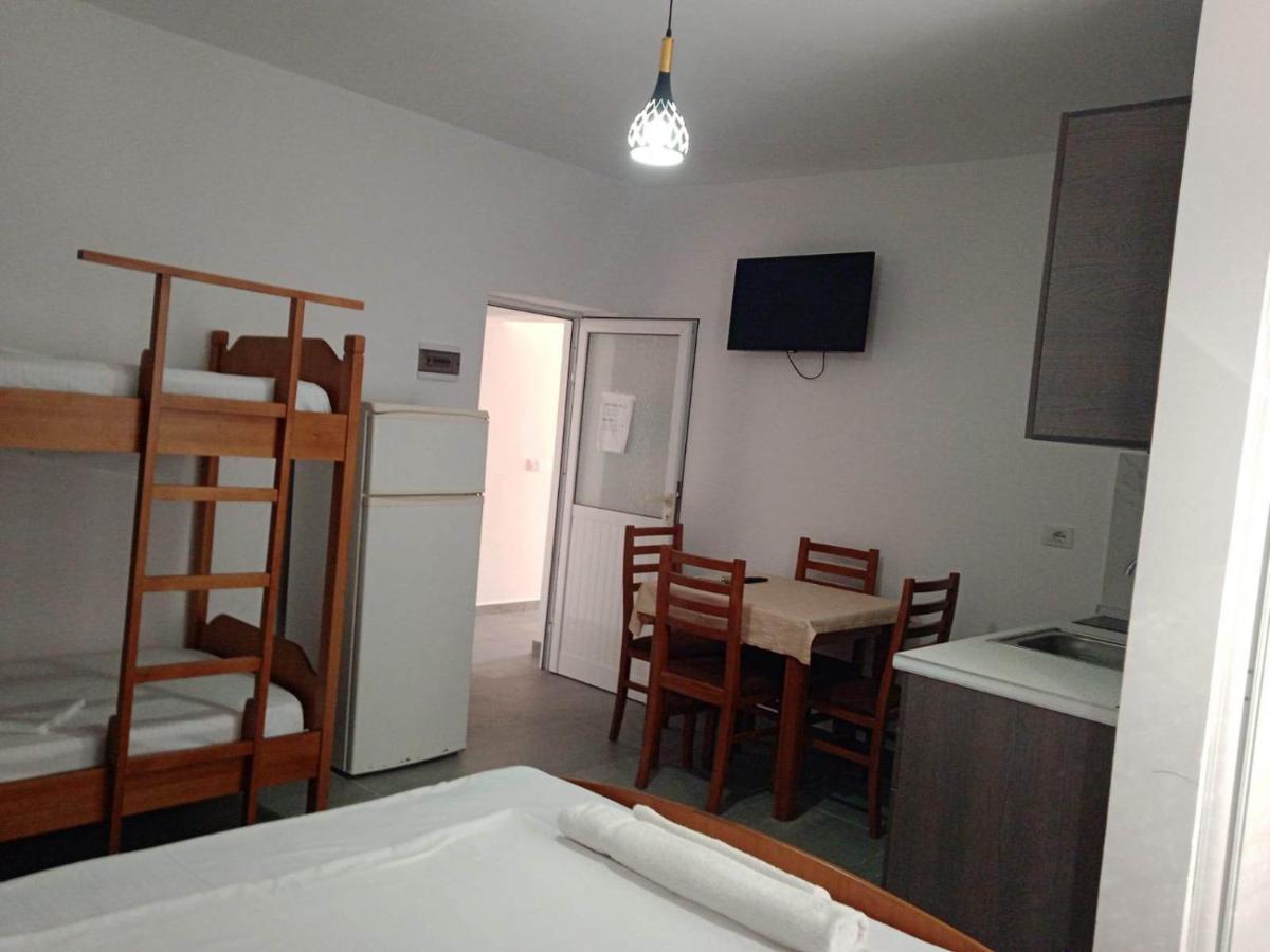 Villa Besnik, Rooms For Rent Wlora Zewnętrze zdjęcie