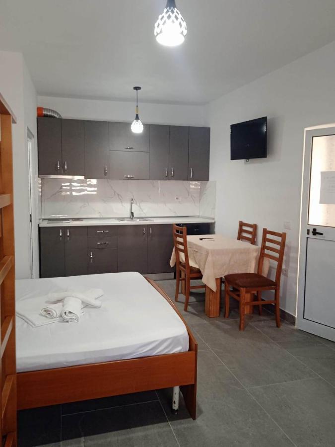 Villa Besnik, Rooms For Rent Wlora Zewnętrze zdjęcie